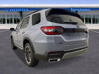 2026 Honda Pilot AWD Touring Blackout