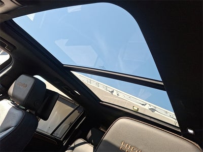 2023 Chevrolet Suburban High Country