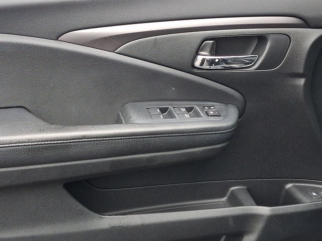 2016 Honda Pilot EX-L w/Rear Entertainment System